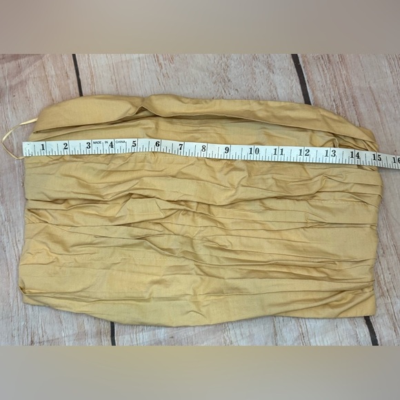 Abercrombie and Fitch women’s pinch pleated tube top size medium yellow gold - Picture 5 of 5
